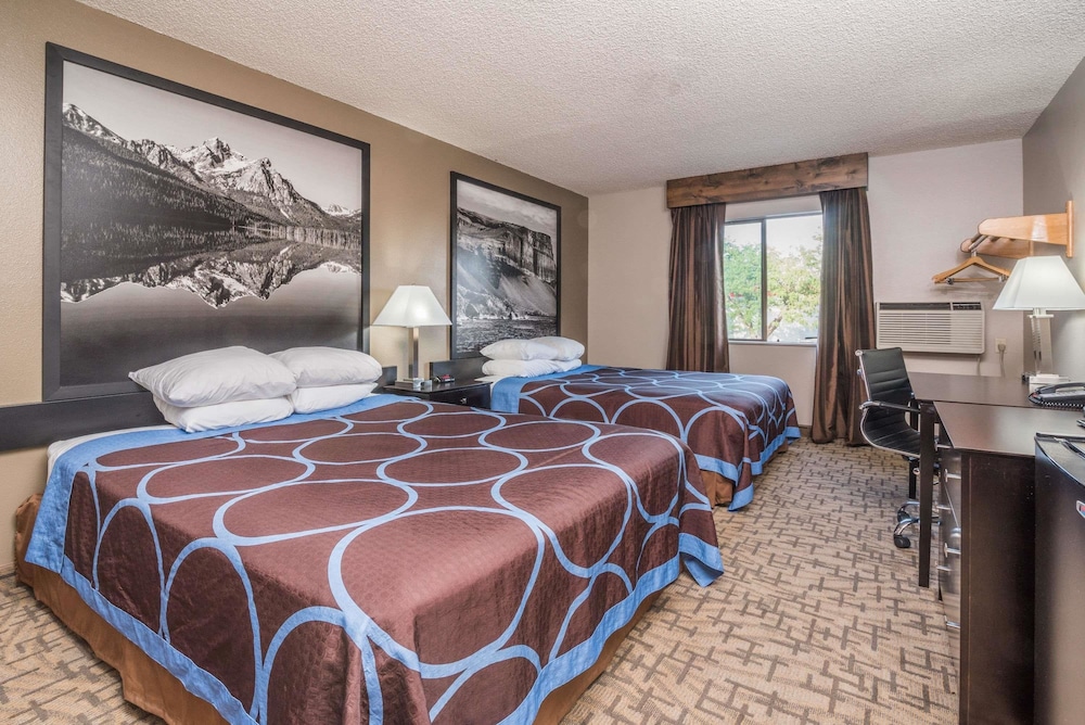 Super 8 By Wyndham Boise 18/29