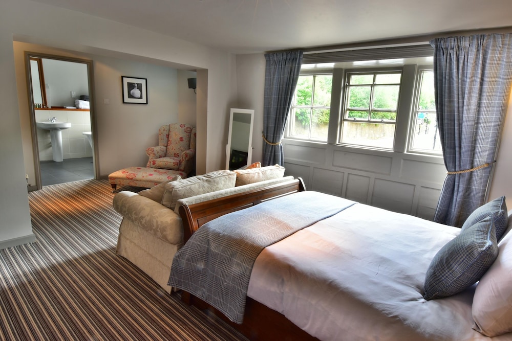 White Lion Hotel 4/50