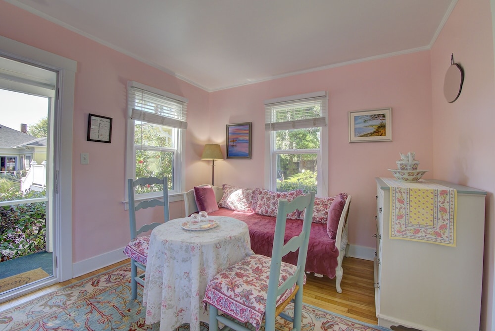 Secret Garden Inn 55/73
