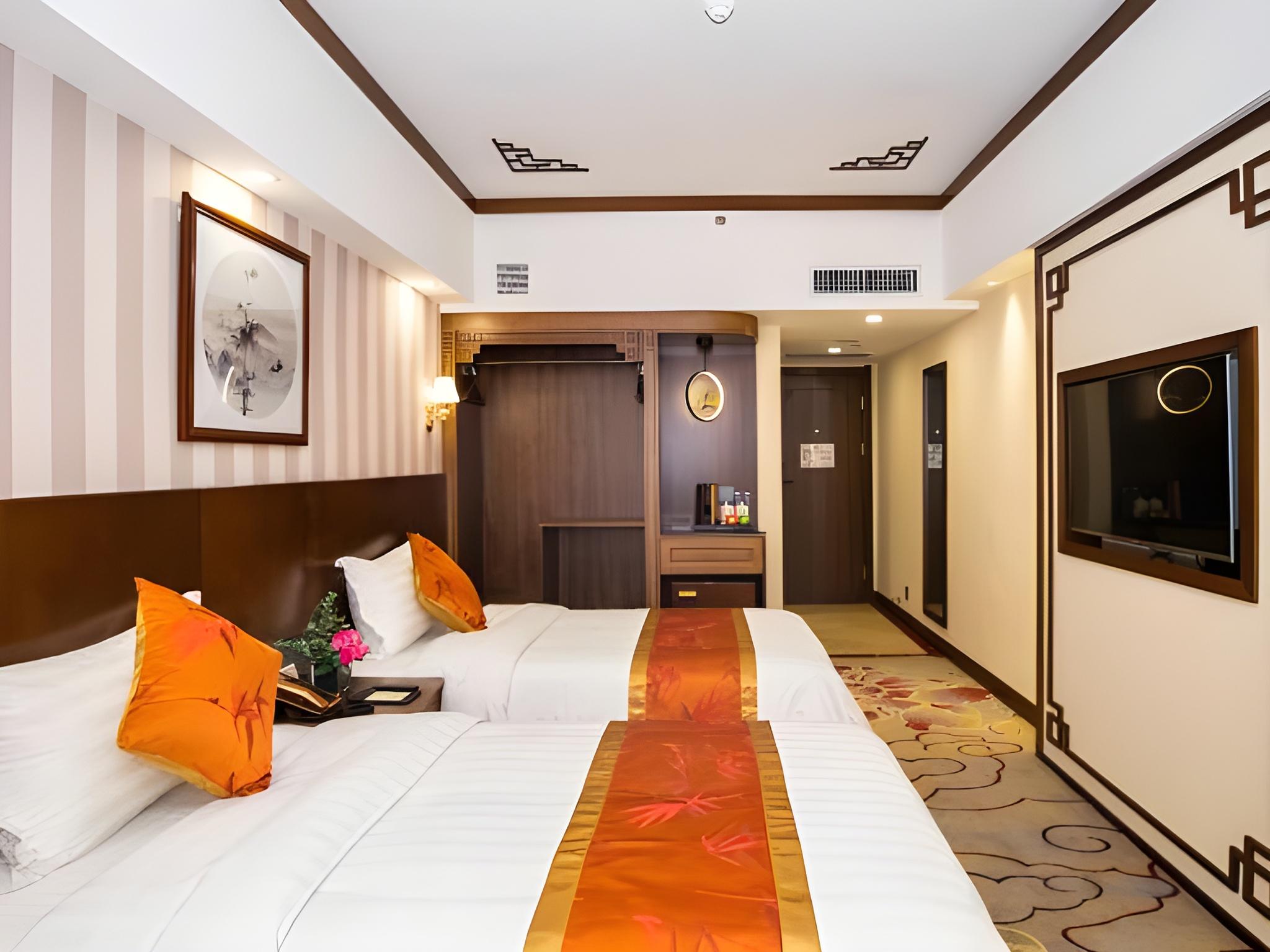 Elegant, Twin Beds