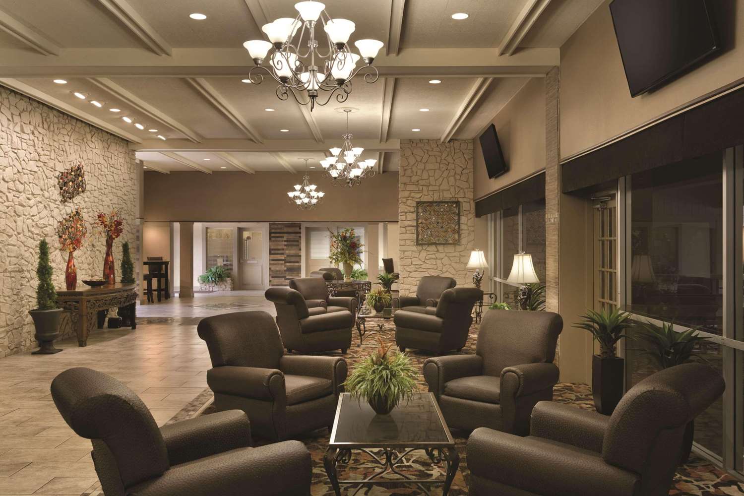 Radisson Hotel Louisville North 15/18