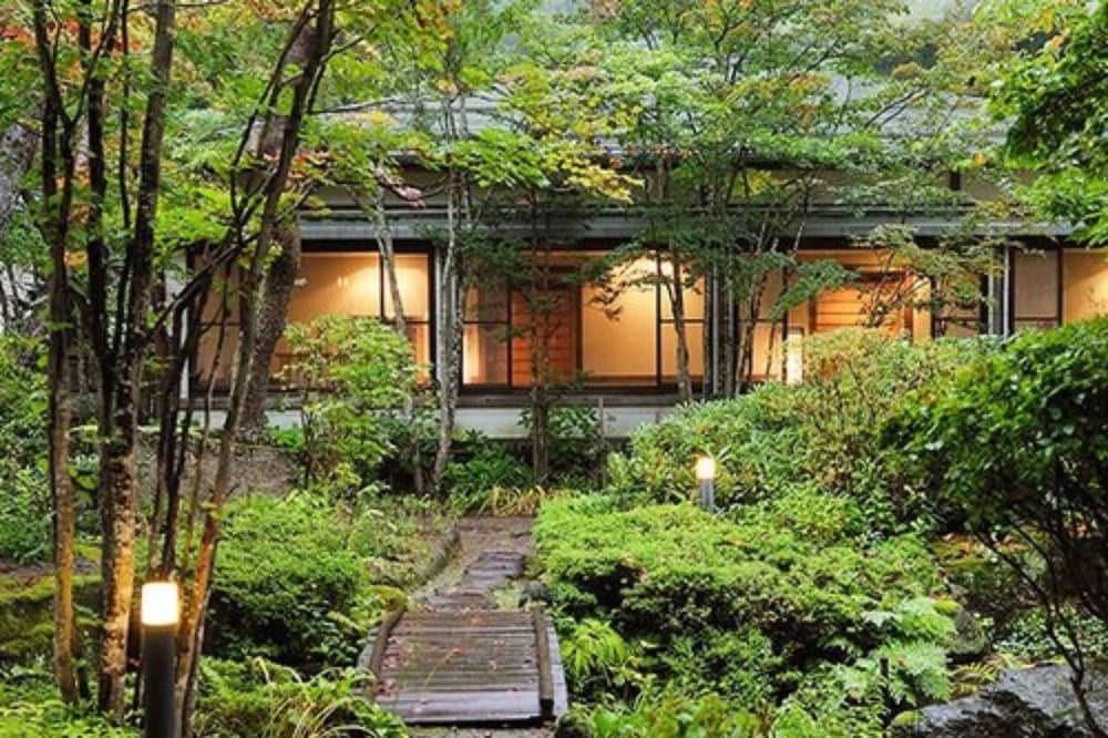 Kanbayashi Hotel Senjukaku 55/59