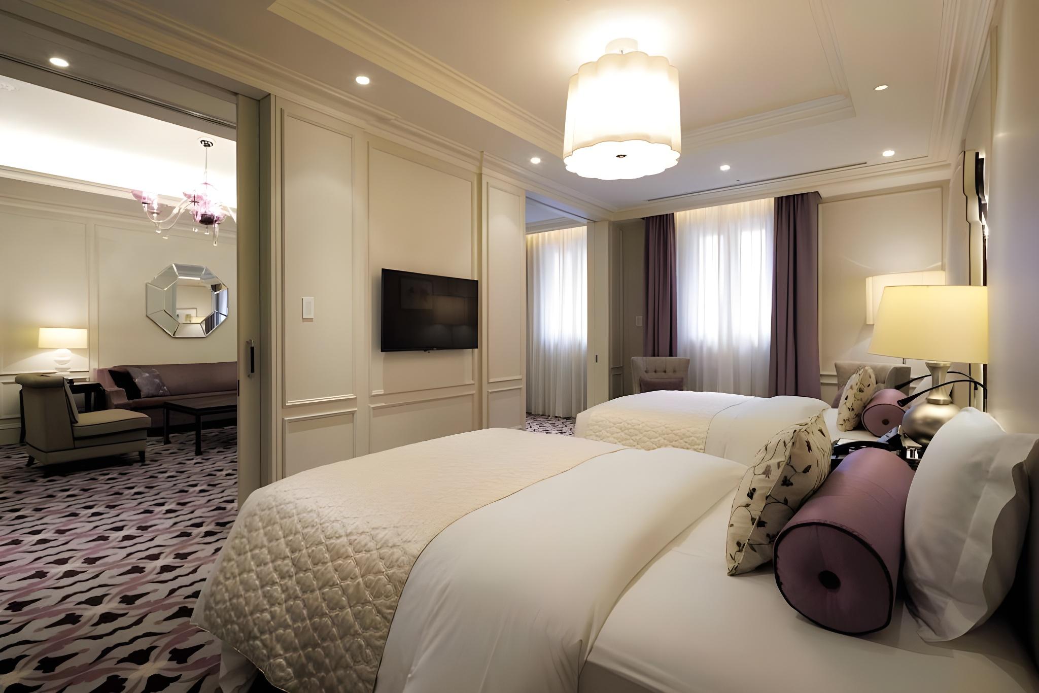 Ambassador, Suite, Twin Beds