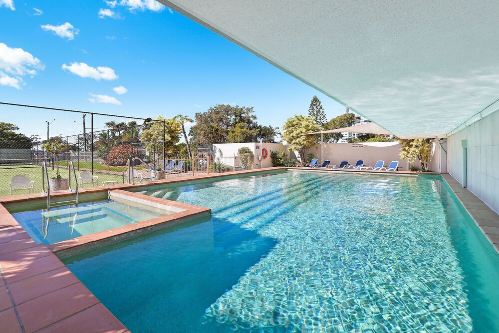 ELOUERA TOWER BEACHFRONT APARTMENTS 36/69