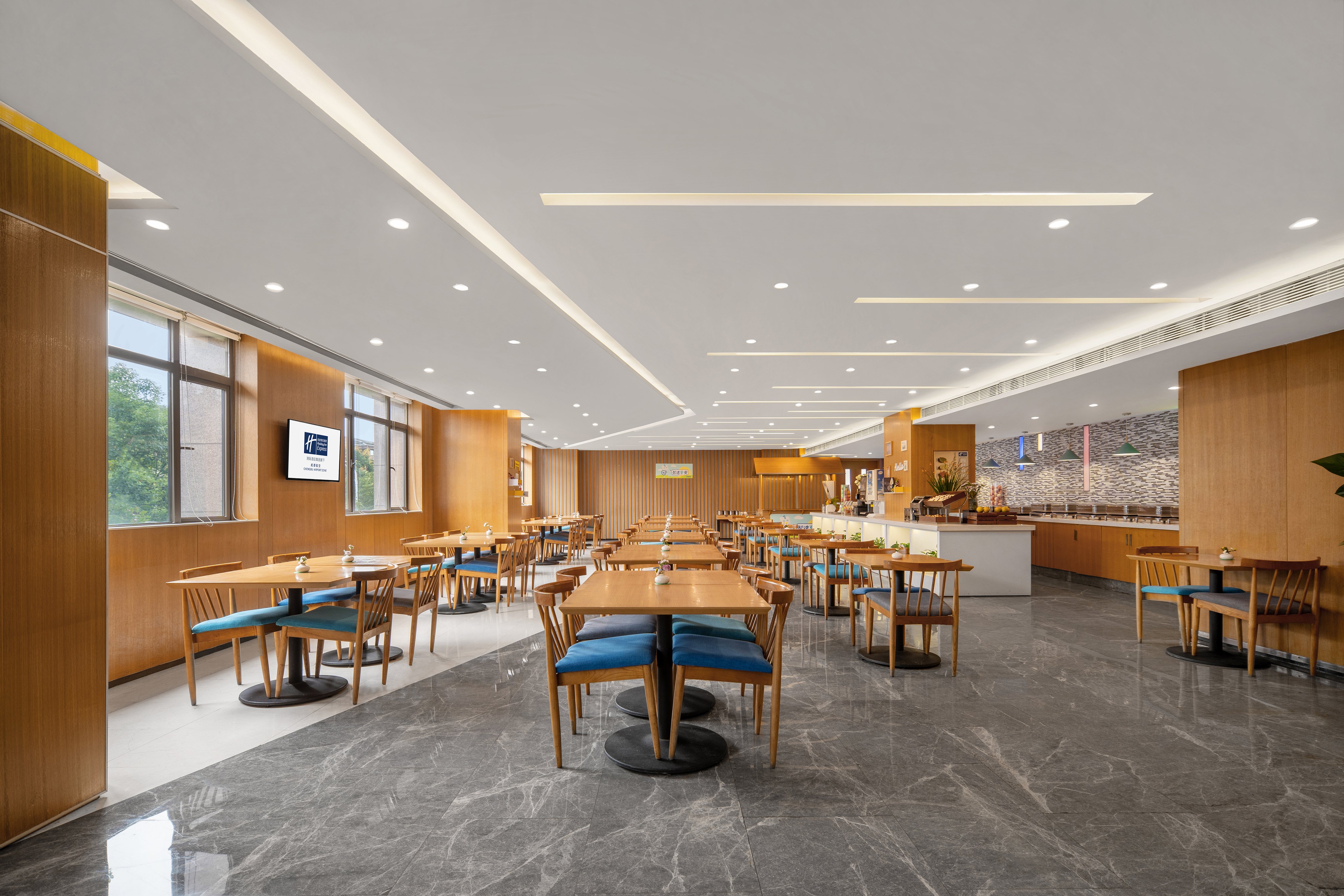 Holiday Inn Express Chengdu Airport Zone 52/75