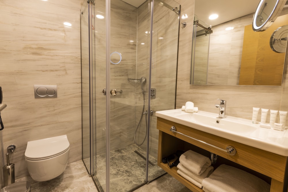Radisson Hotel Istanbul Harbiye 46/49