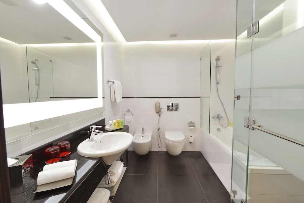 Swiss-Belhotel Seef 5/57