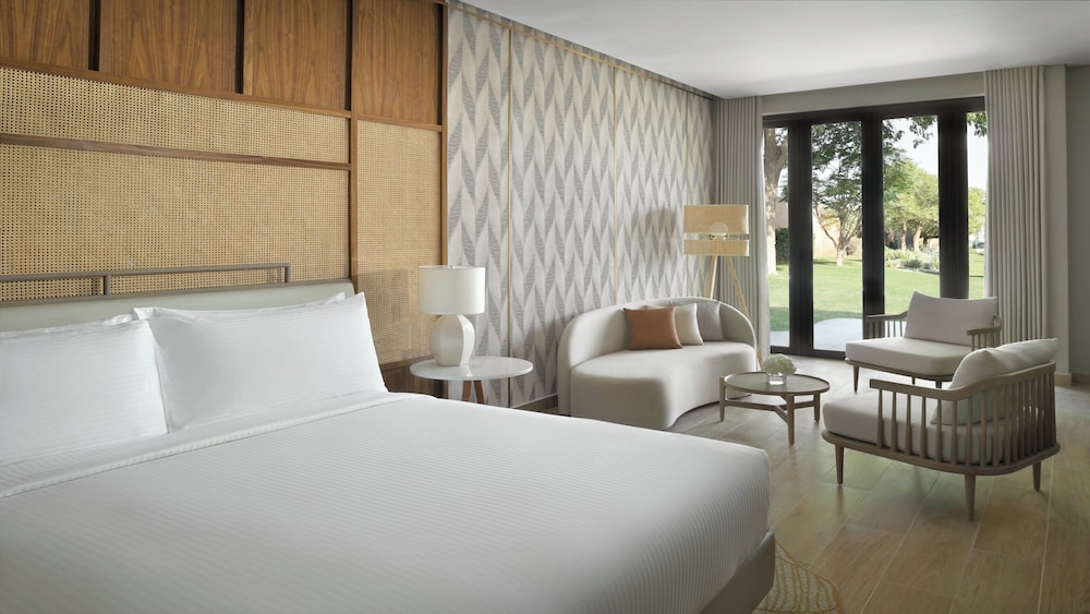 Premium, King Bed, Pool Access