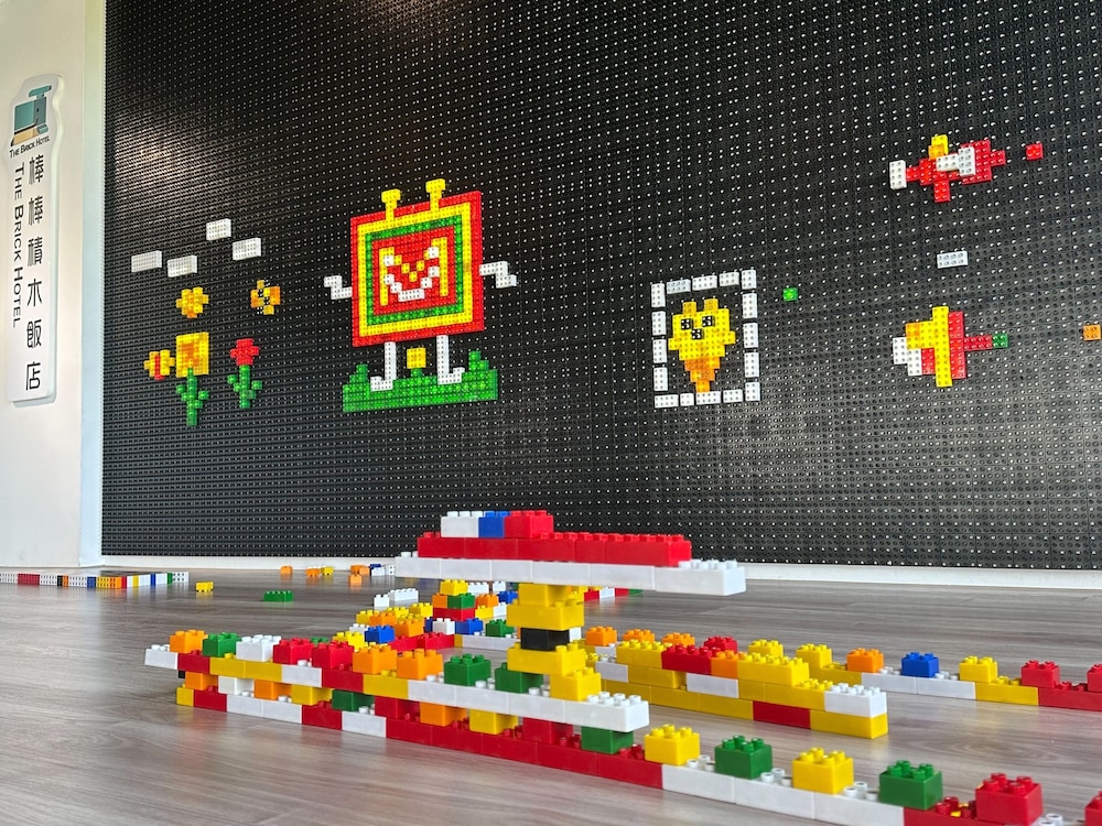The Brick Hotel 30/35