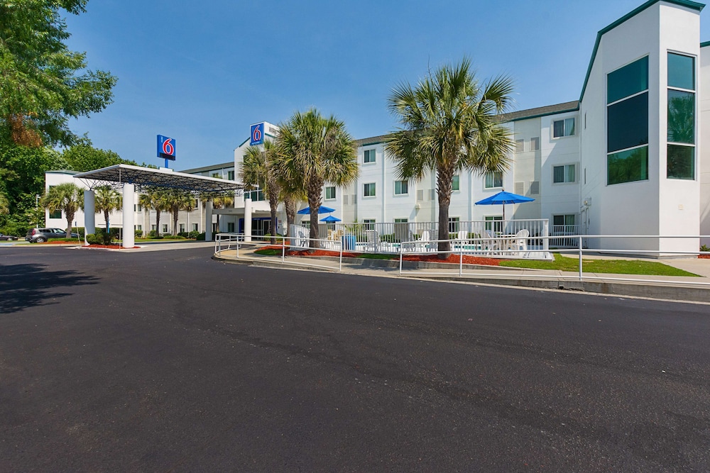 Motel6 Columbia, SC - Fort Jackson Area 39/47