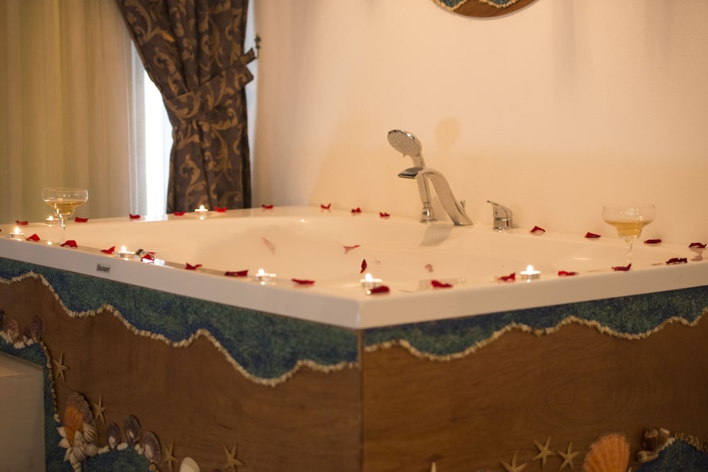 Z Exclusive Hotel And Villas 28/30