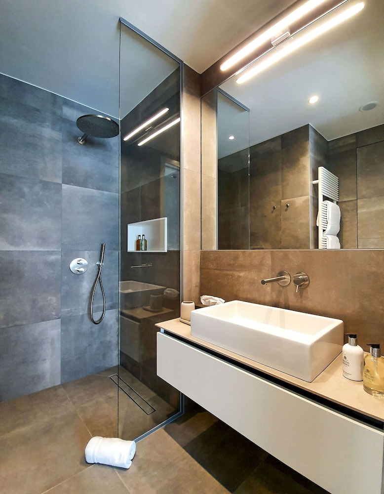Central City Luxury Residence 43/50
