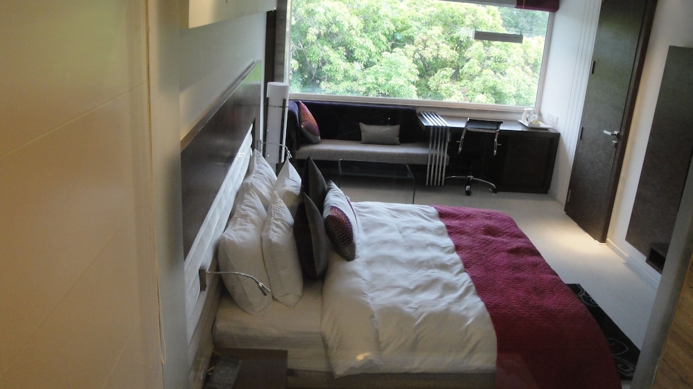 Maya Hotel 40/61