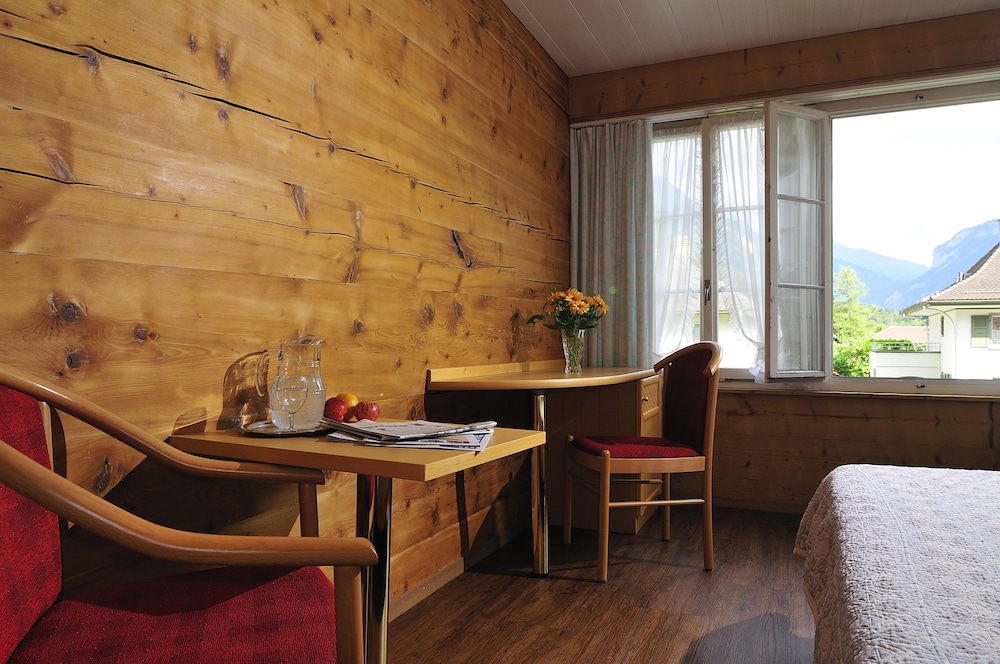 Chalet Swiss Hotel 34/50