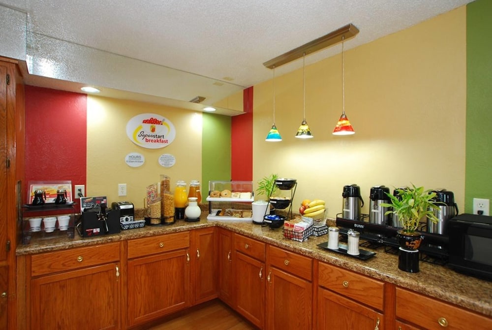 Super 8 By Wyndham Anderson/Clemson Area 5/38