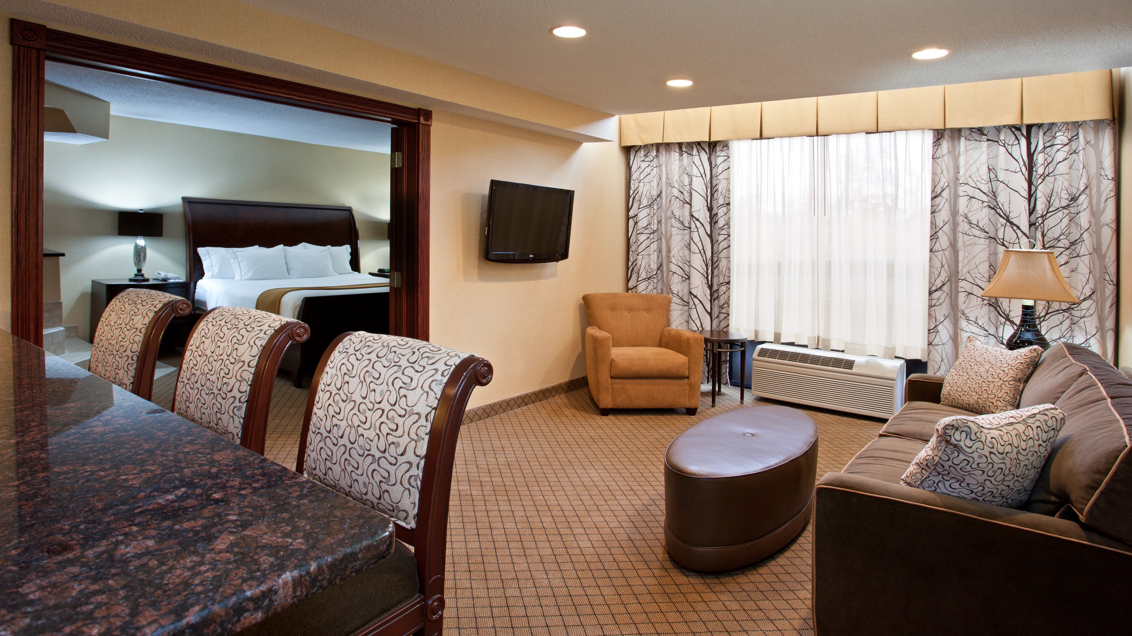 Holiday Inn Express Hotel Suites Wadsworth 42/70
