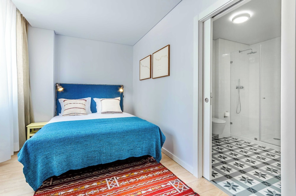 1 BEDROOM, APARTMENT