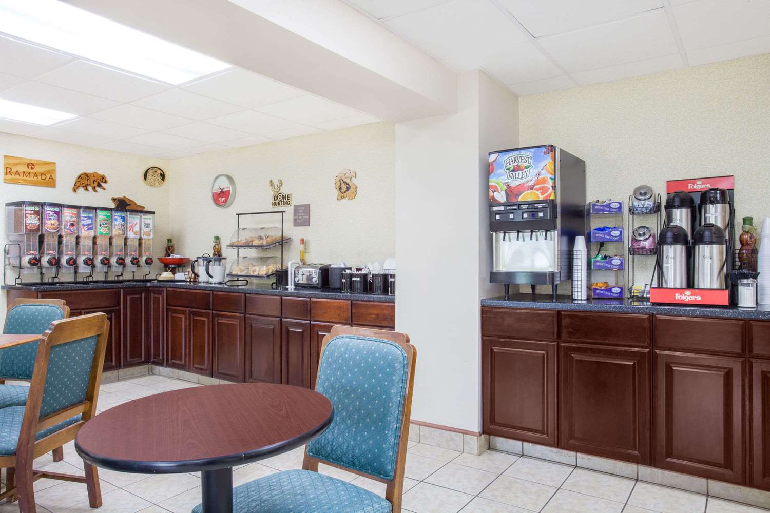 Ramada By Wyndham Angola/Fremont Area 22/41