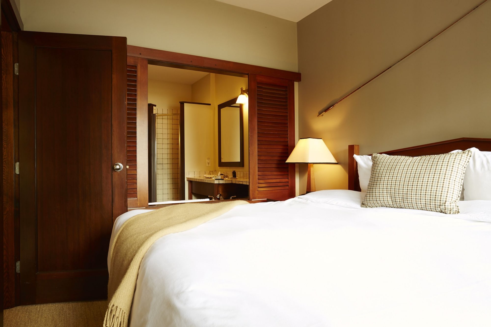 Deluxe, Suite, King Bed, Beach Side, Ocean View, Sofa