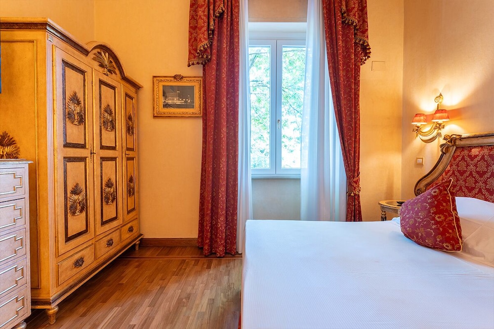 Deluxe, Double Bed