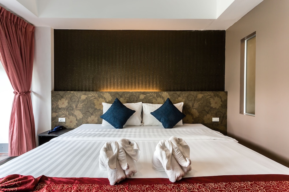 SUPERIOR, KING BED