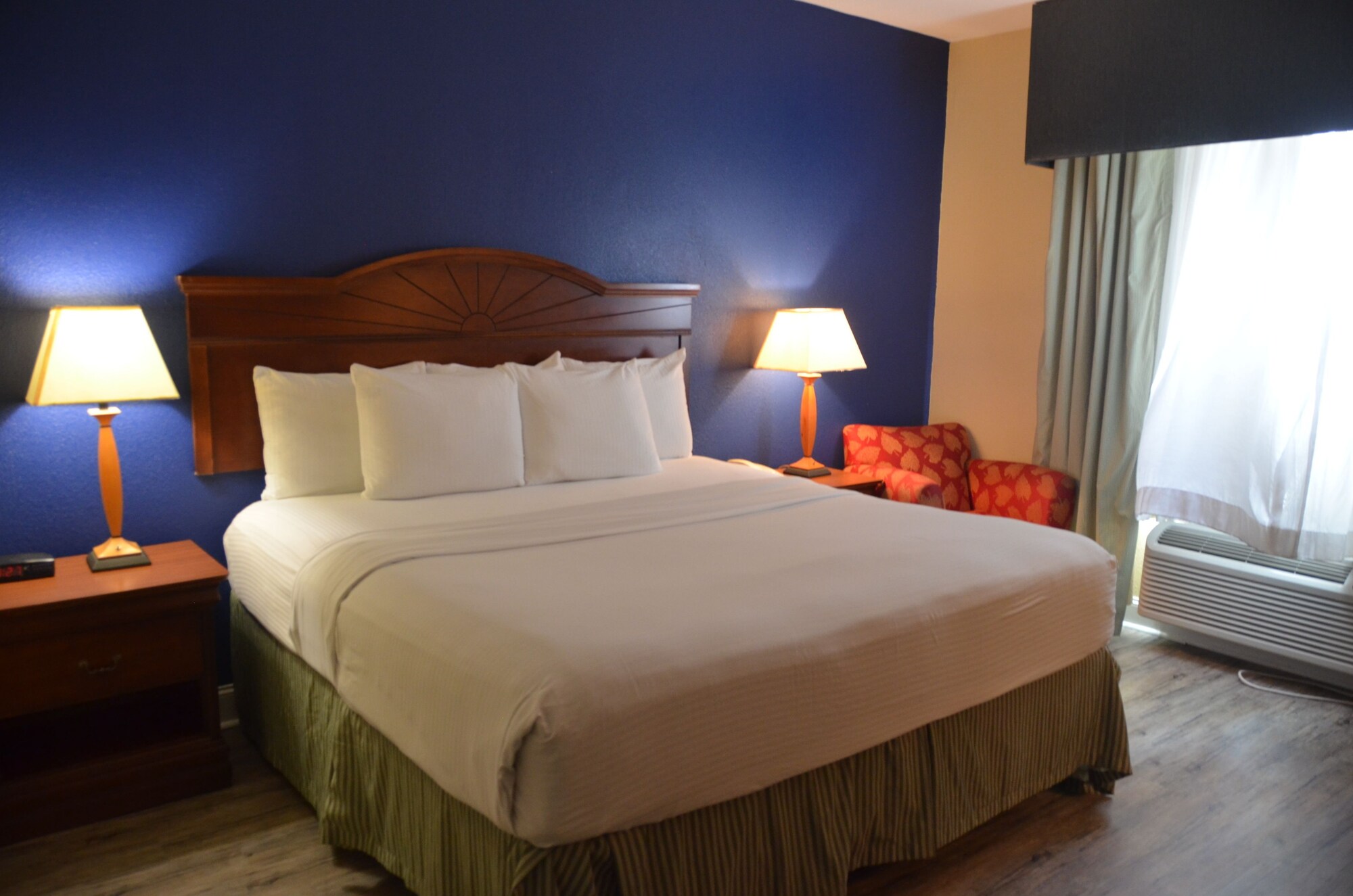 EAGLES NEST INN(FORMERLY LA QUINTA INN STATESBORO) — foto 4