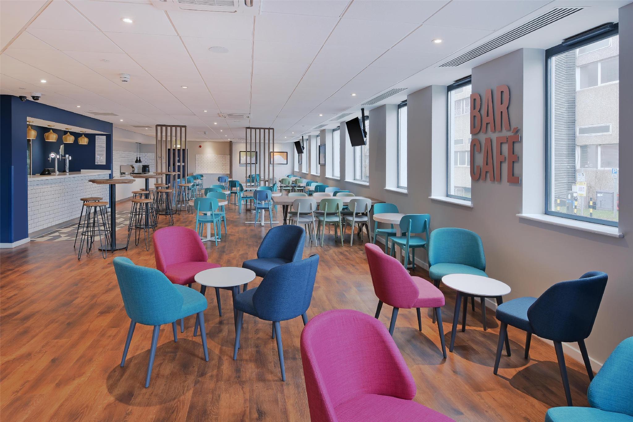Travelodge Woking Central 25/29