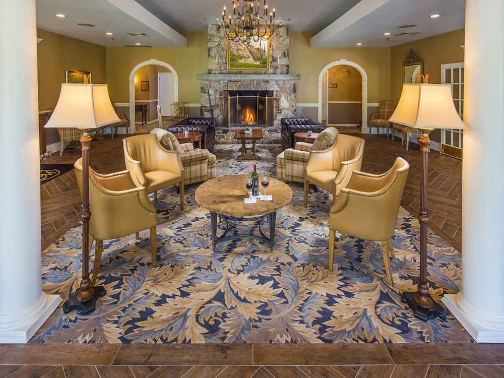 The White Mountain Hotel And Resort 32/49
