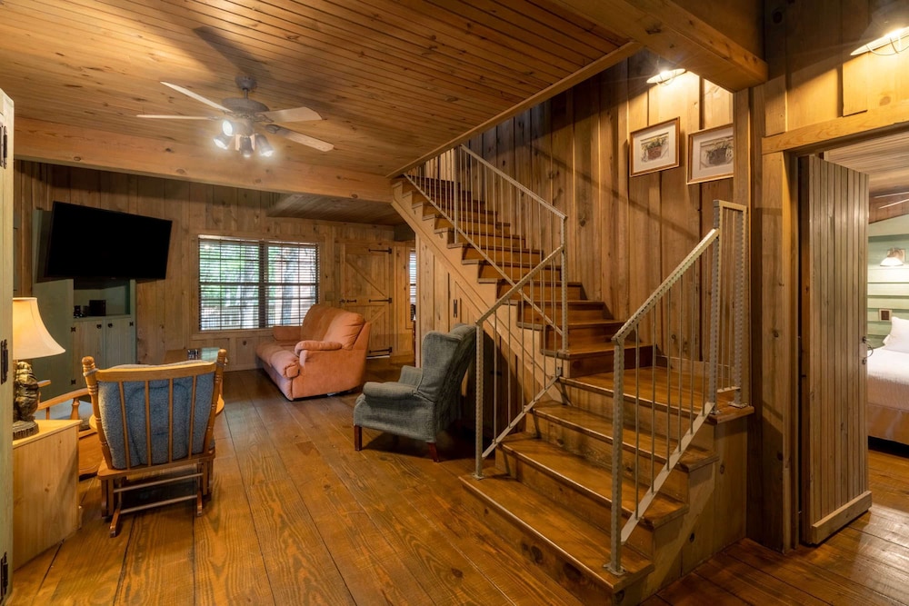 The Cabins At Green Mountain 41/68