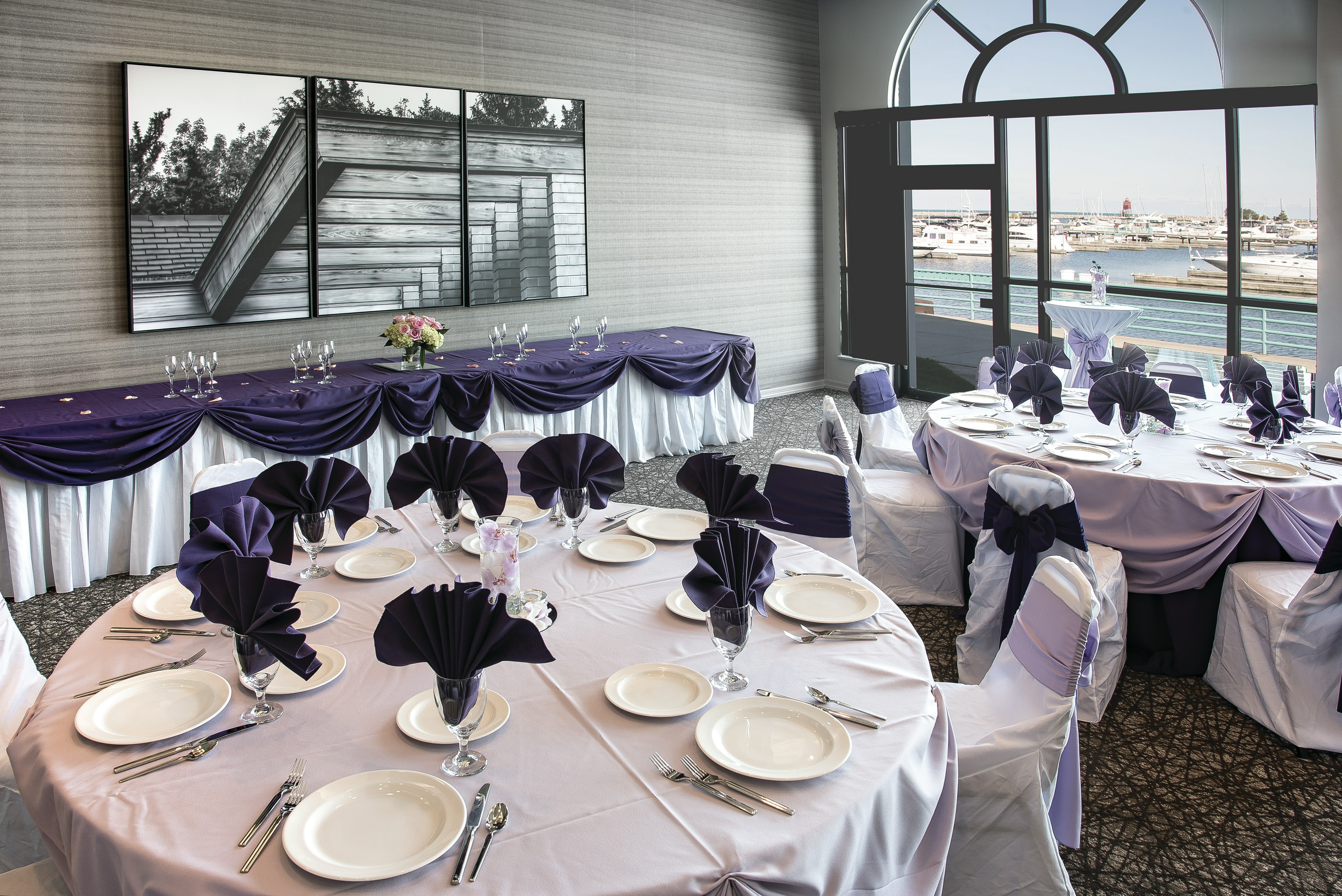 Doubletree by Hilton Hotel Racine Harbourwalk 59/79