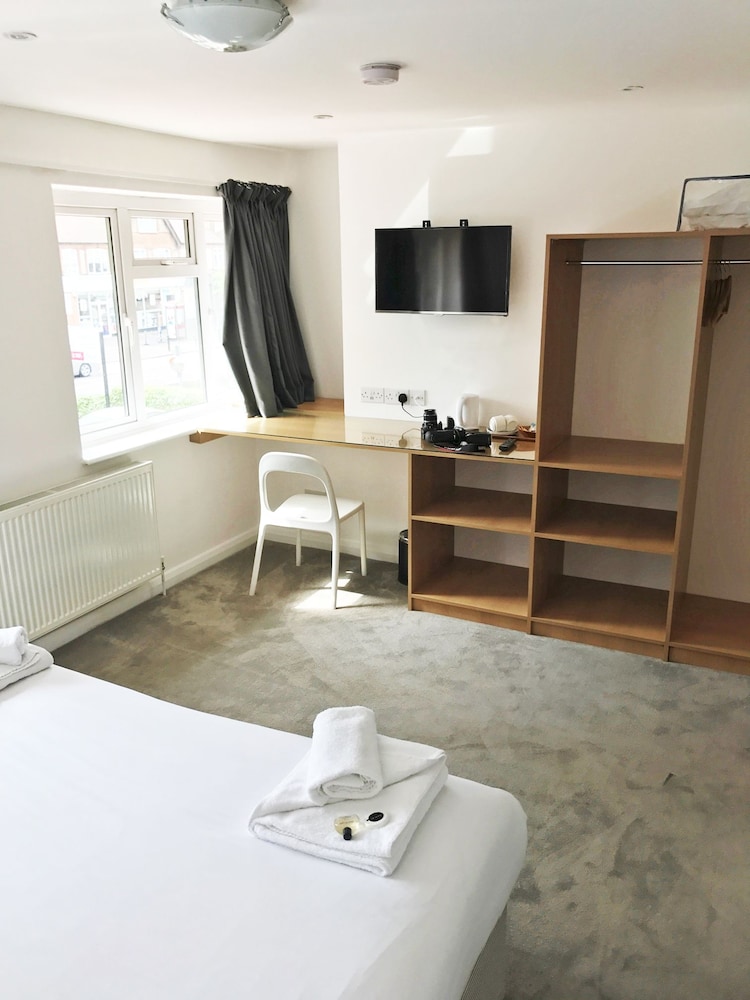 Gidea Park Hotel 39/51