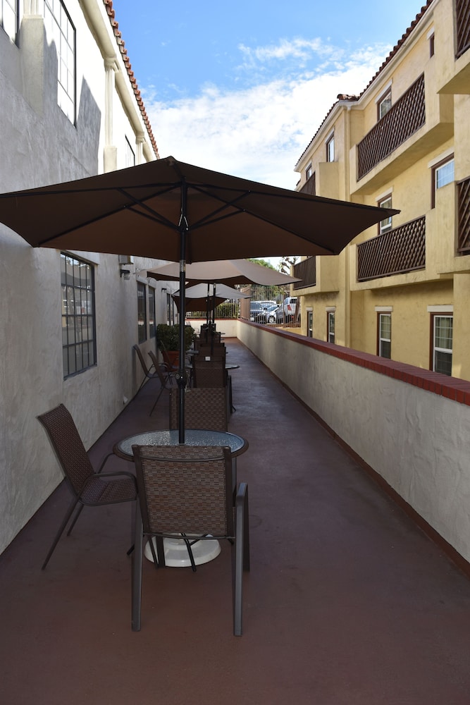Old Town Western Inn & Suites 7/71