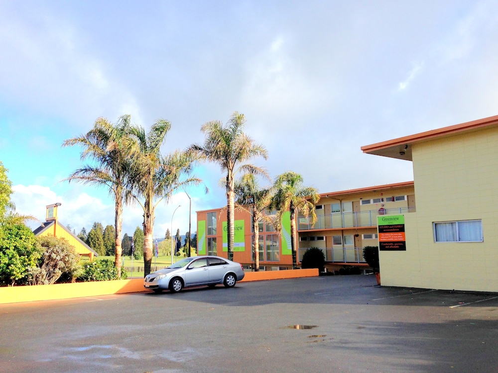 Greenview Motel 42/50