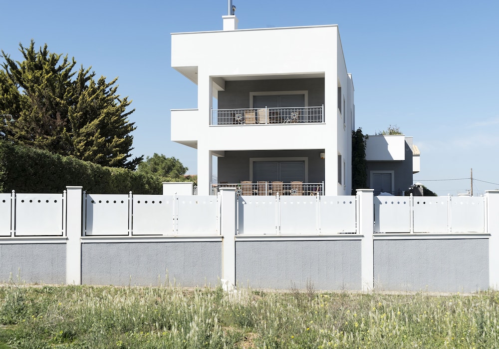 Villa D'irene 4/50