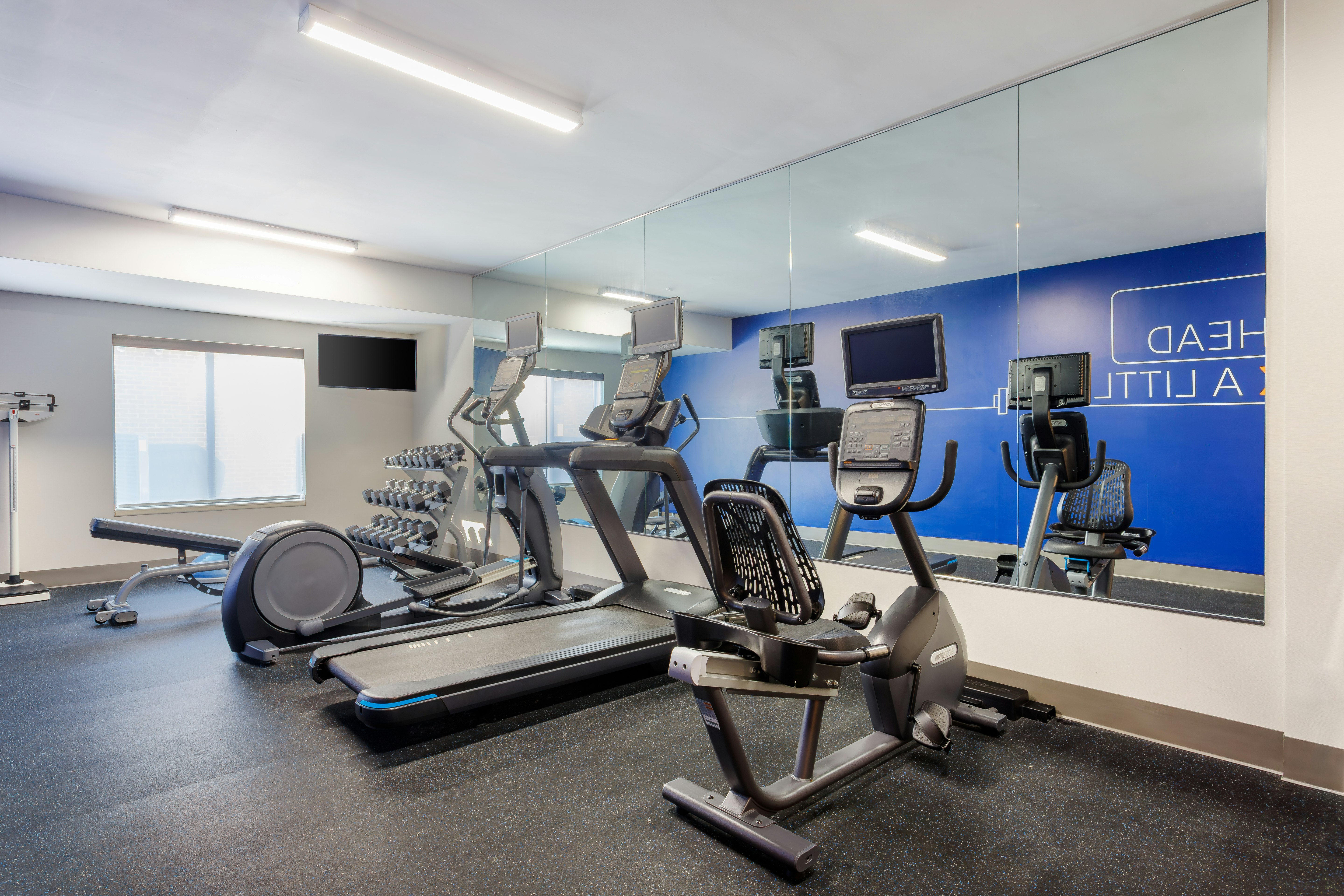 Holiday Inn Express Hotel And Suites Lancaster 42/72