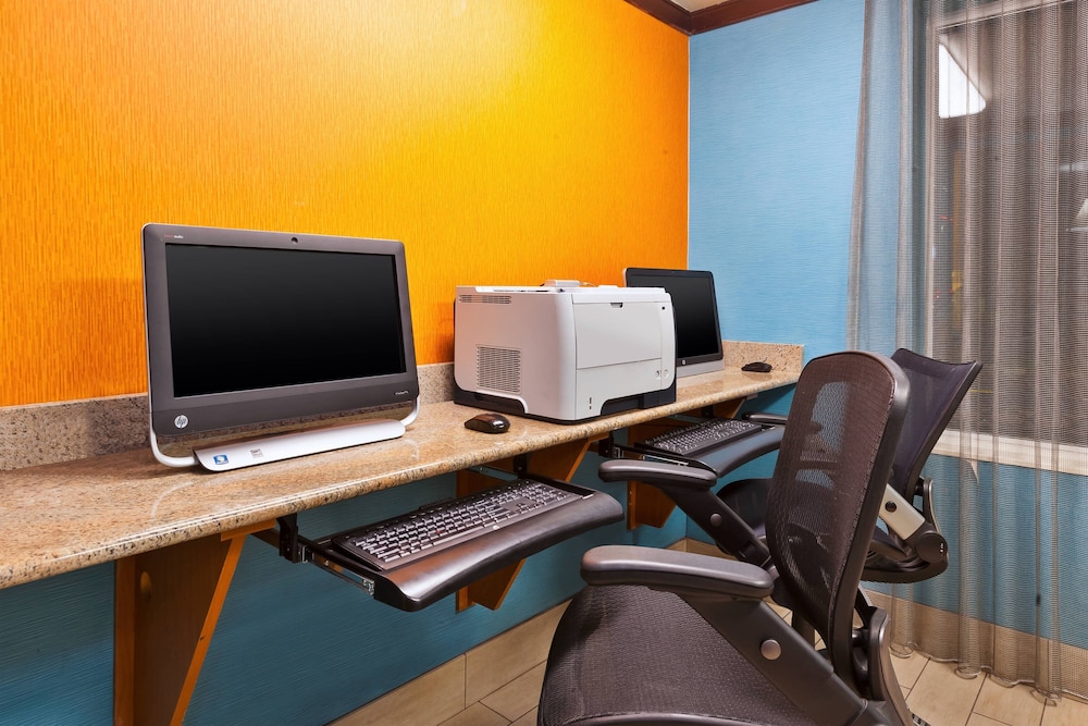 Fairfield Inn Suites Columbus East 23/25