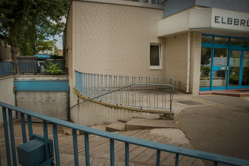 Elbbrucken Hotel 41/50