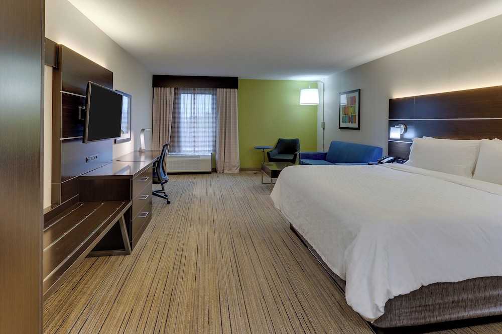 Holiday Inn Express Hotel & Suites Troy 33/67