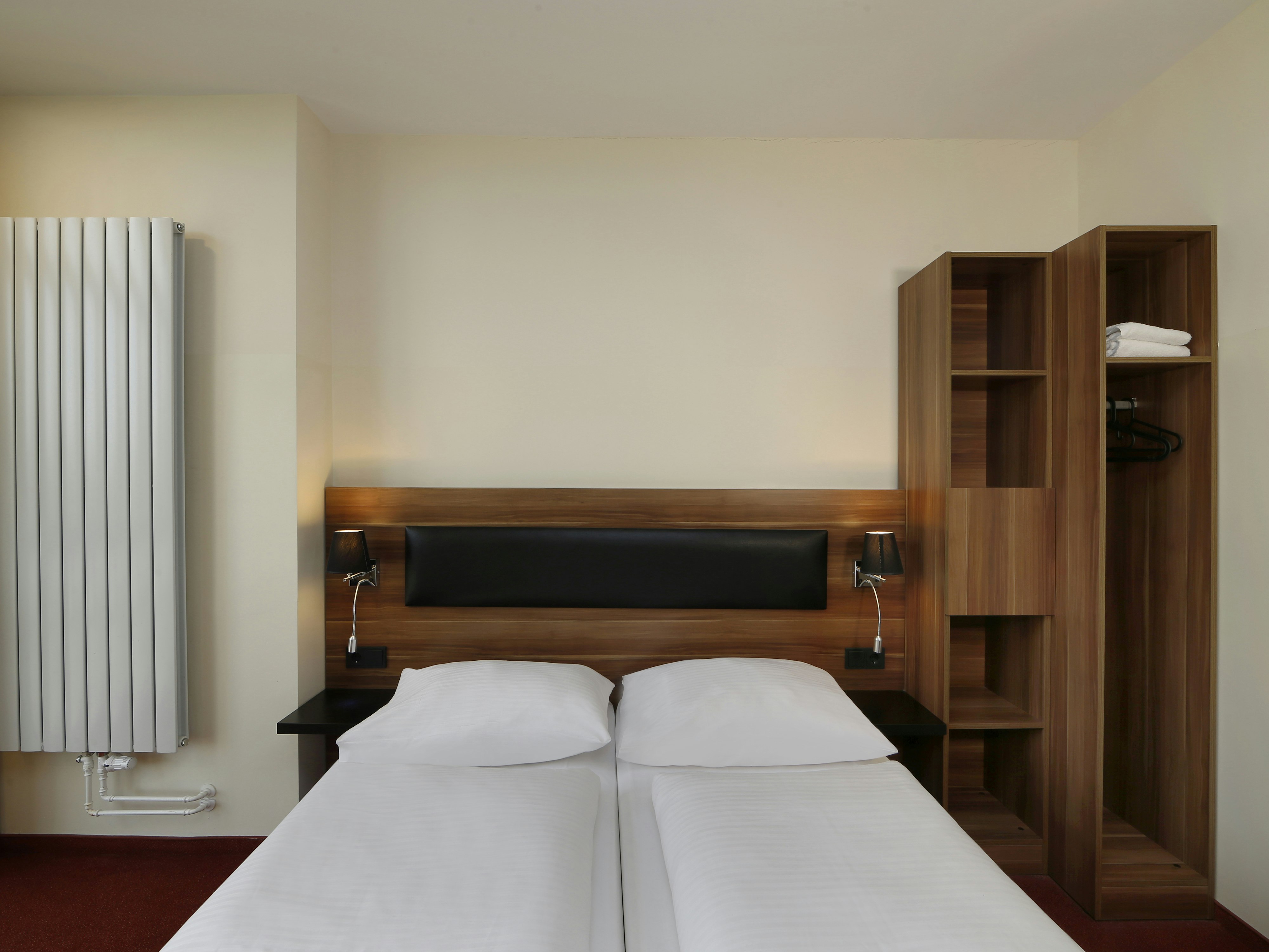 B&B HOTEL Berlin-Adlershof 25/40