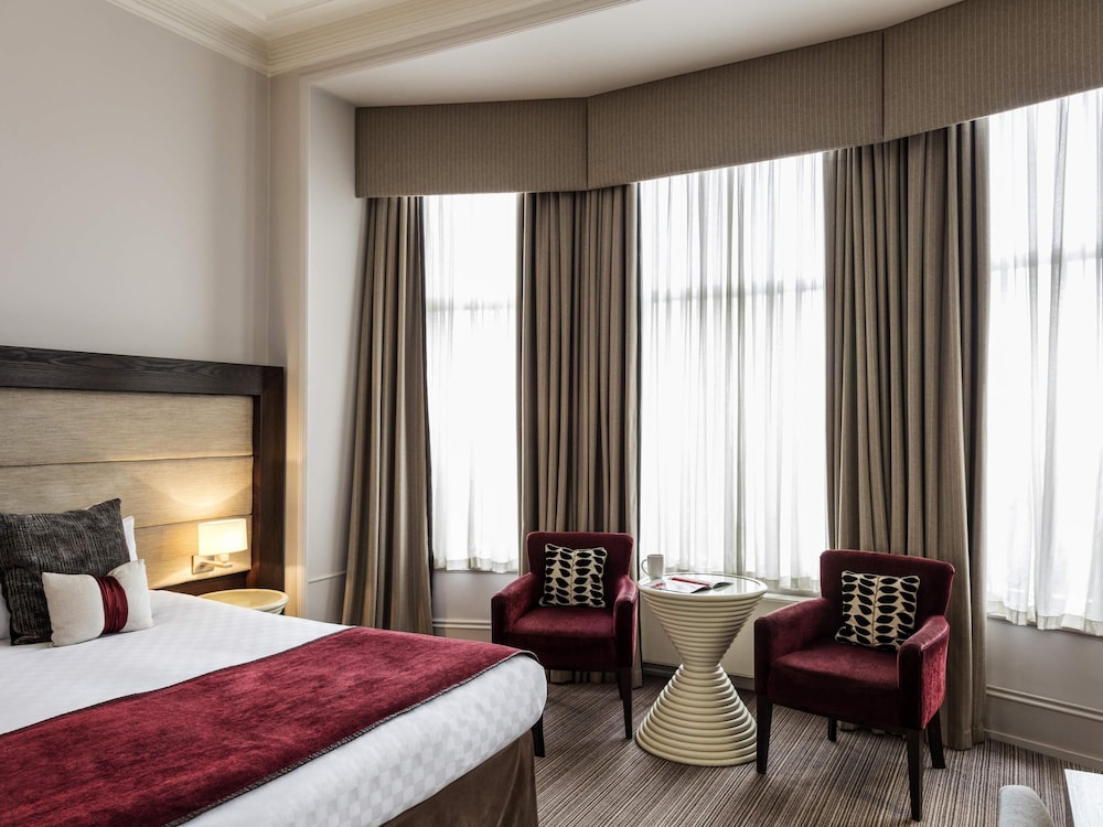 DELUXE, DOUBLE BED