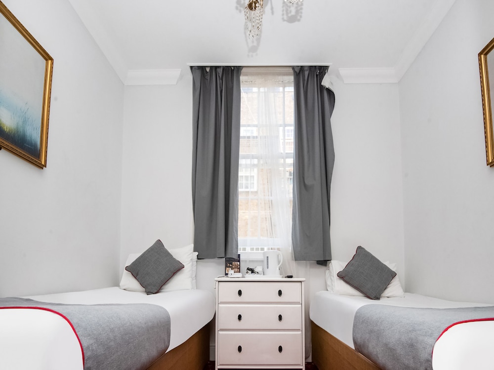 St Georges Hotel Pimlico 30/48