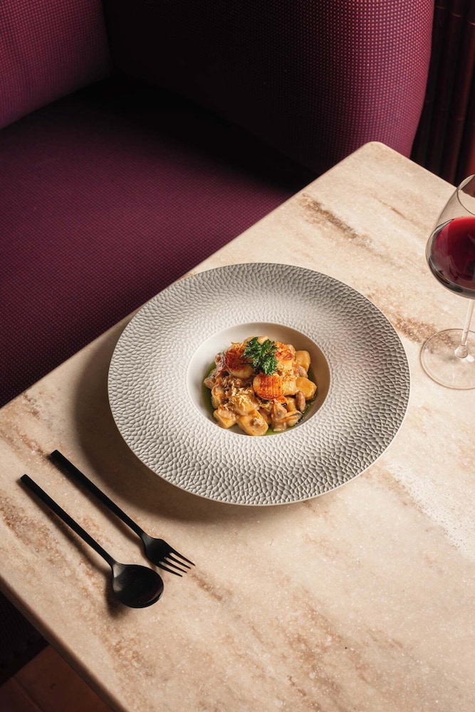 Andaz Lisbon 36/50
