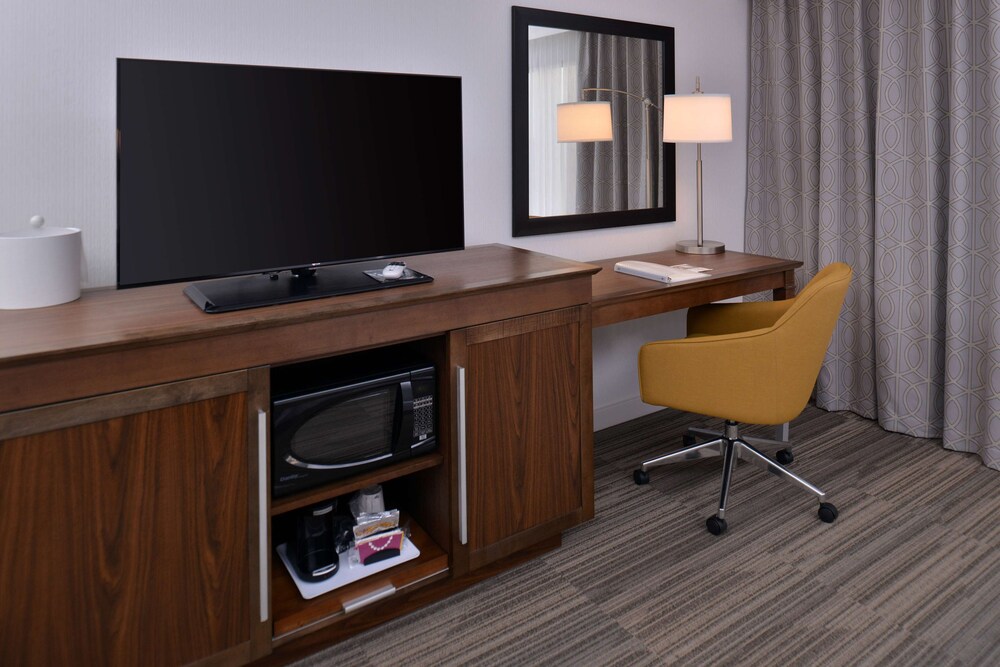 Hampton Inn Suites Ann Arbor West 39/47