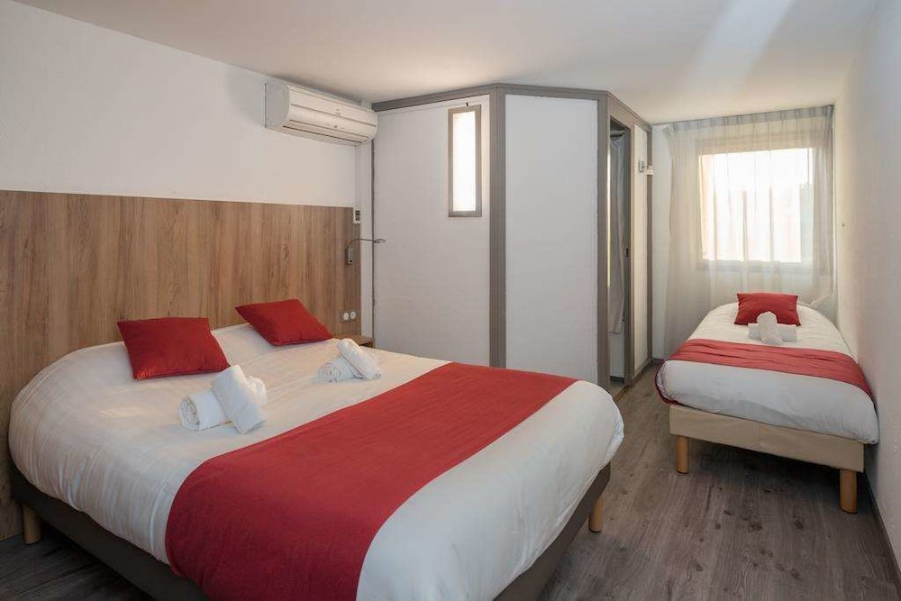 BRIT HOTEL PLAISANCE 14/61