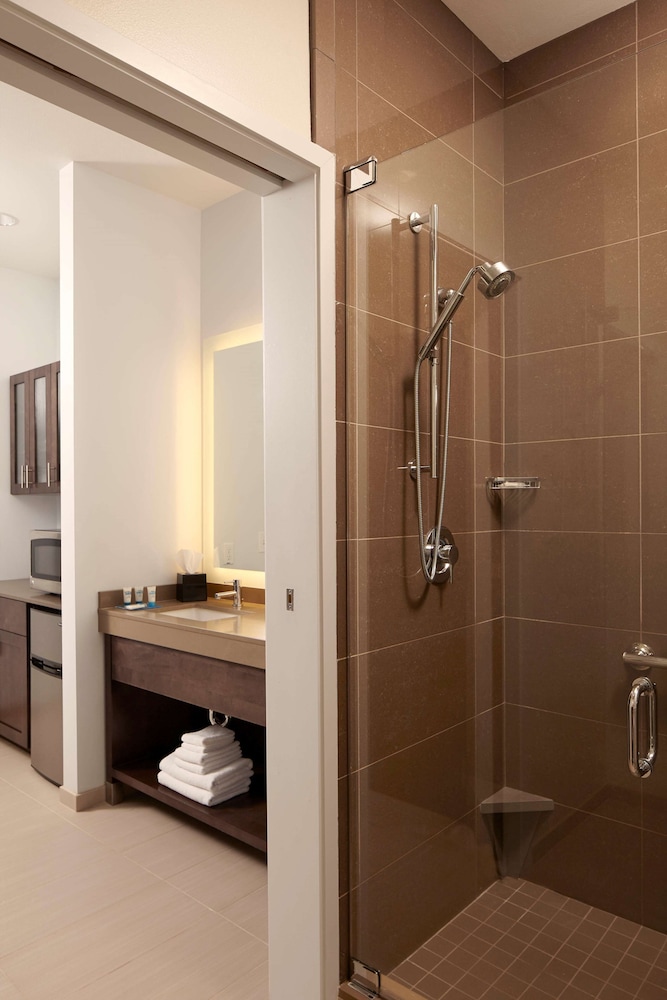 Hyatt House Seattle/Redmond 16/70