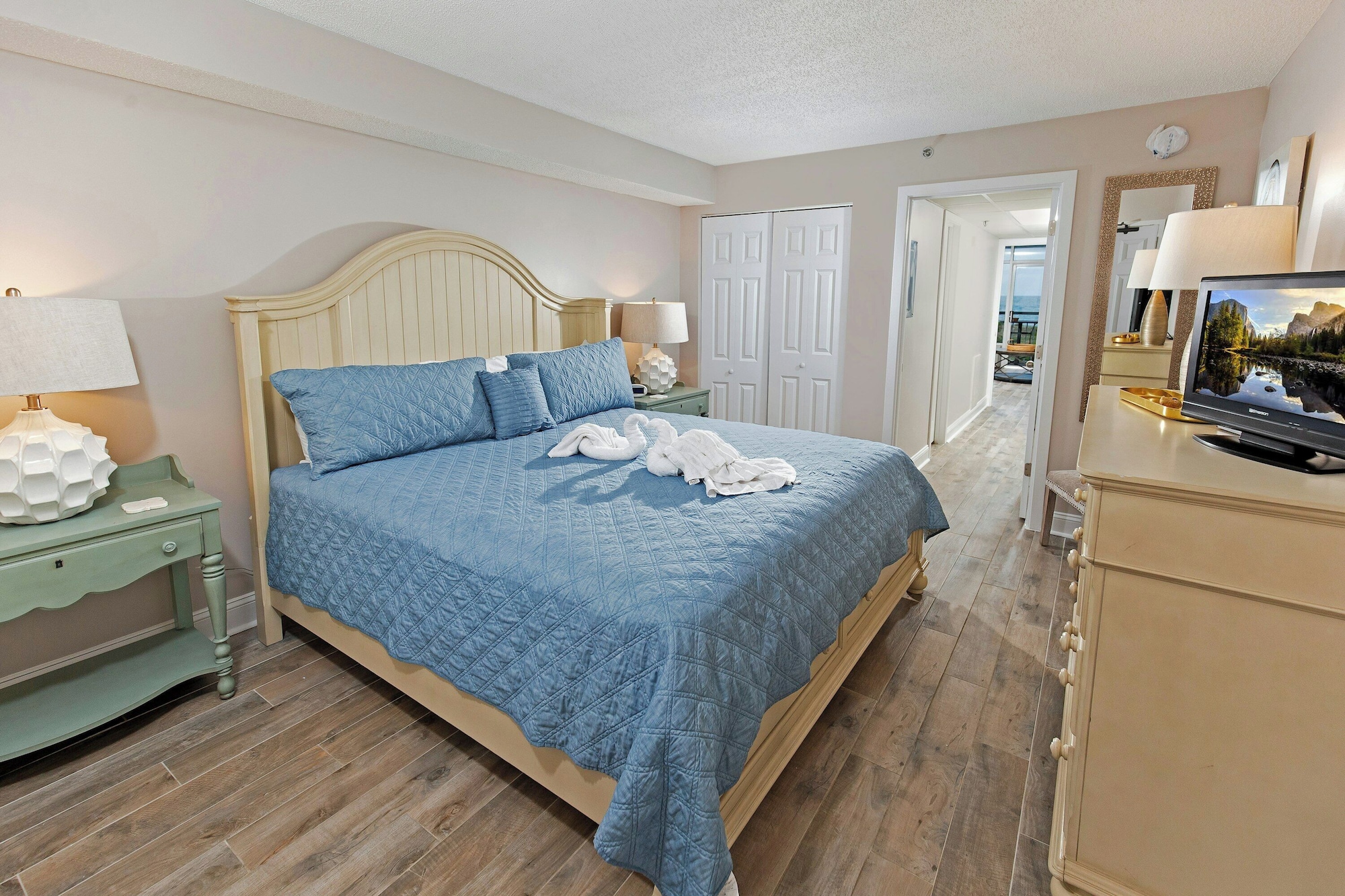 Bridge Water, Suite, King Bed, Ocean Front