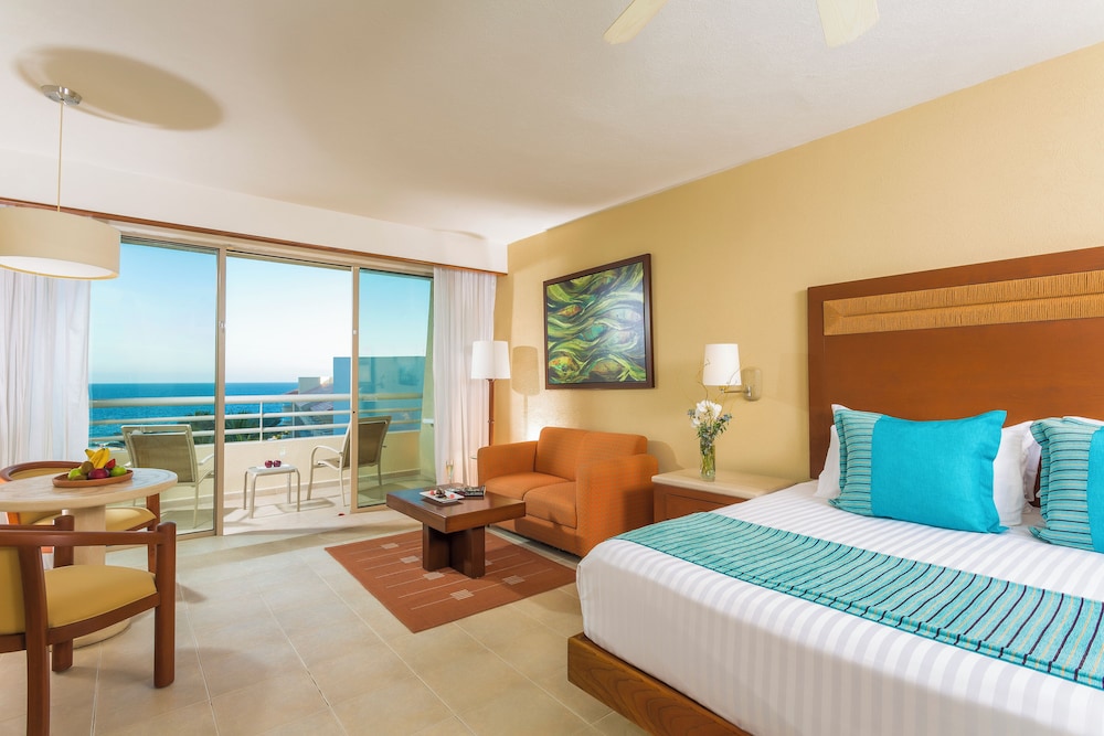GR Solaris Lighthouse Los Cabos 39/73