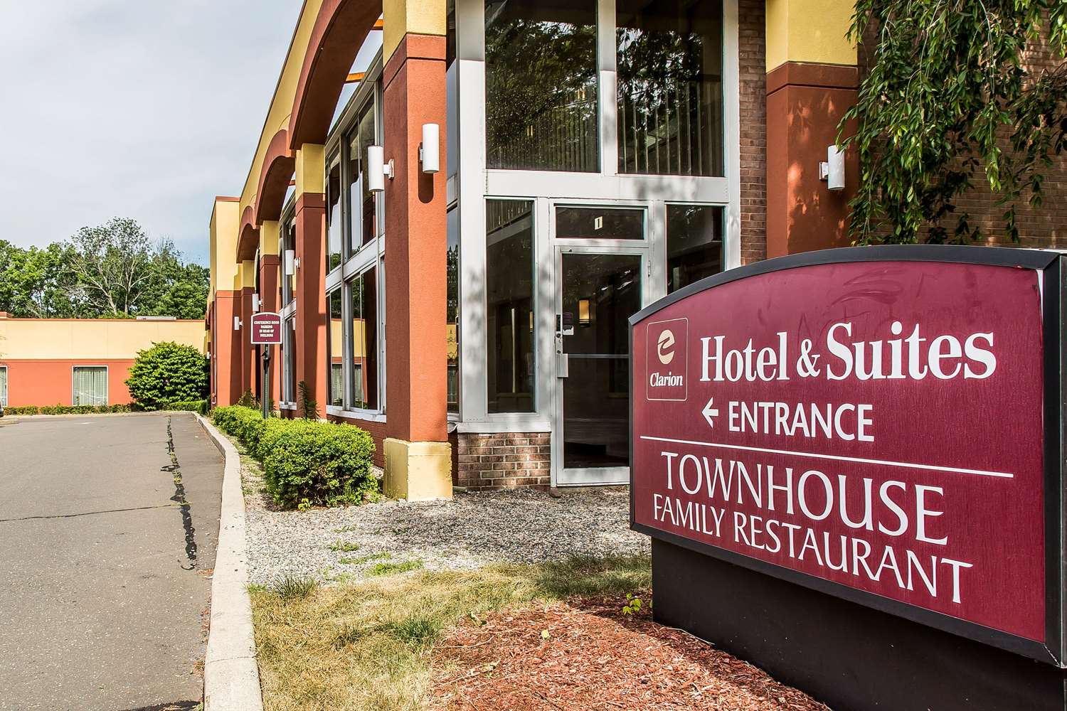 Hamden Hotel & Suites 2/26