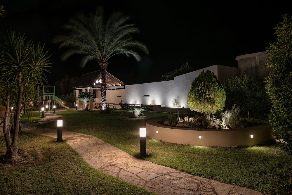 DAPHNIS VILLAS 53/60