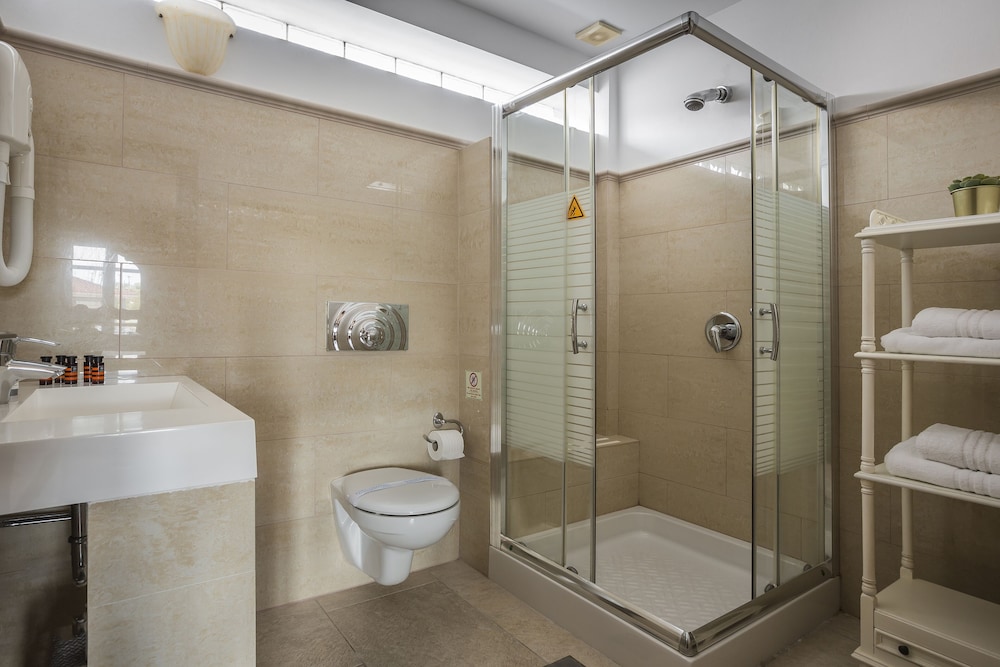 Balhambra Suites - Adults Only 46/50